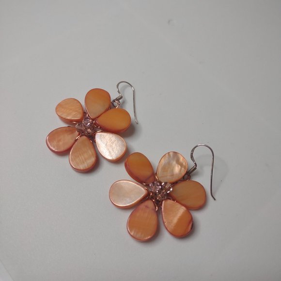 Flower Shaped Shell Earrings With 925 Hooks - Picture 2 of 13